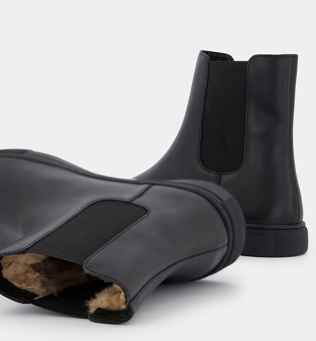 Everything Black Leather Chelsea Boot with Australian Merino Wool Lining