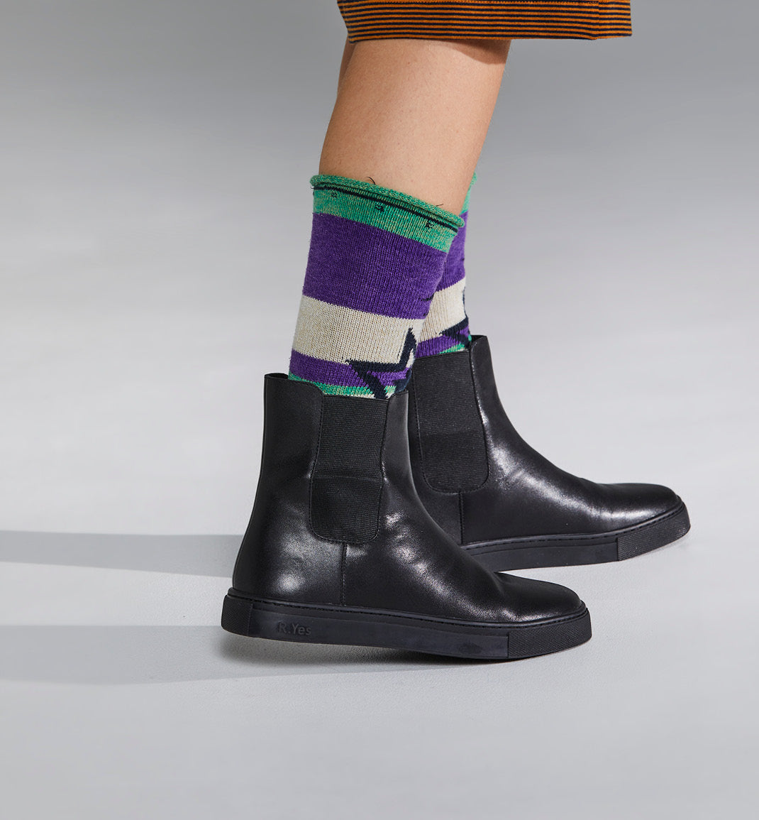 Everything Black Leather Chelsea Boot with Australian Merino Wool Lining