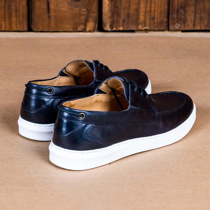 Kingsley Heath boat shoe navy white