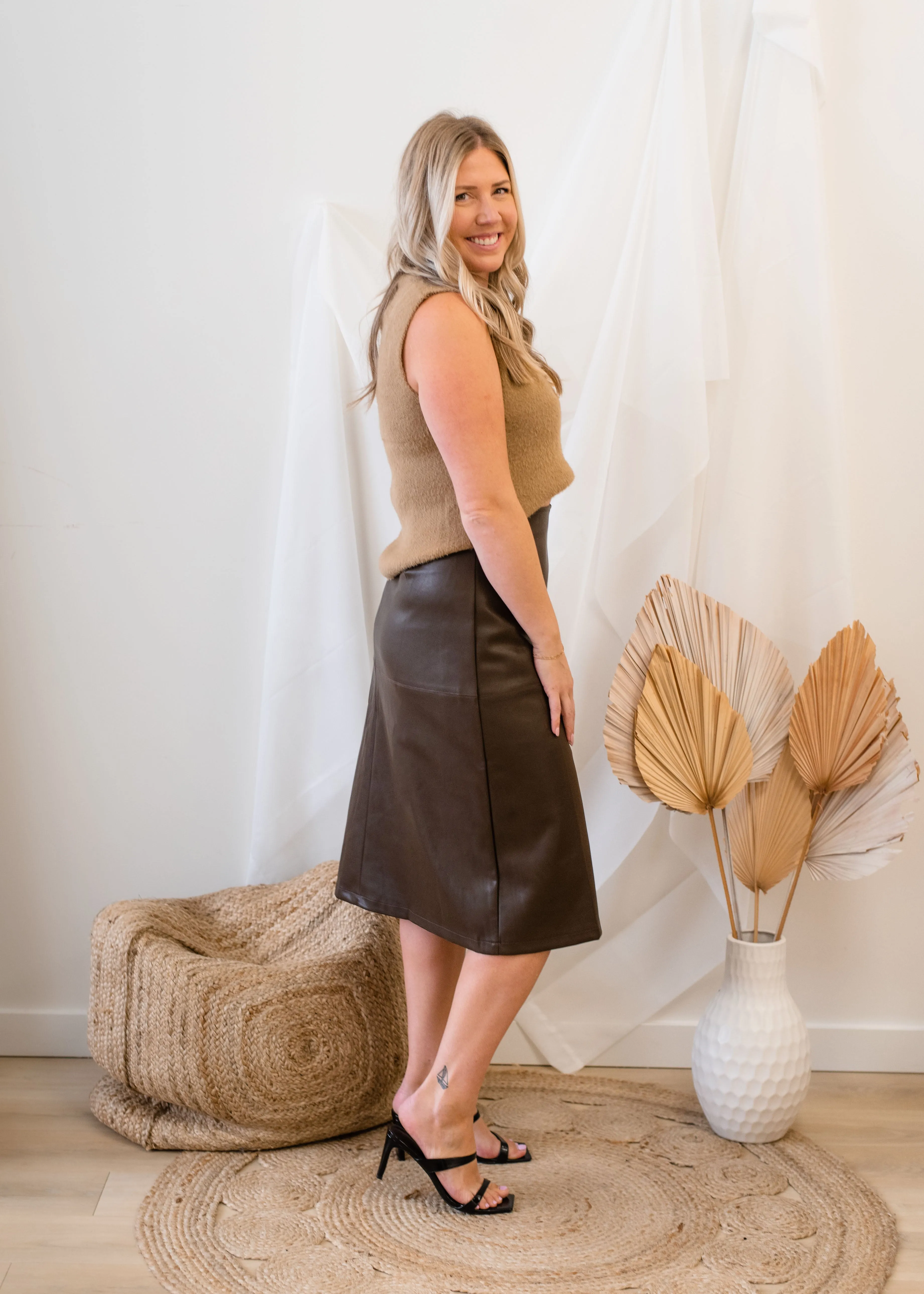 The Peyton Skirt: Discover the Perfect Skirt for Every Occasion, Shop Now!