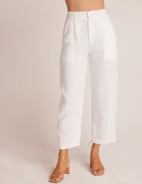 White Pleated Trousers for a Casual Look